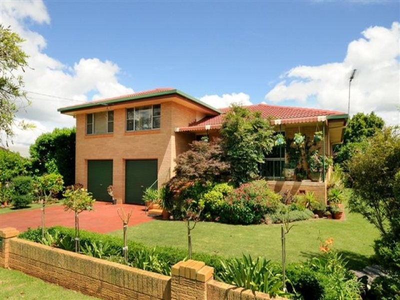 14 Knockator Crescent, Centenary Heights QLD 4350