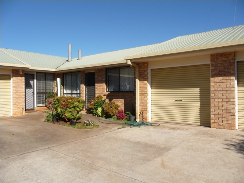 2/4 Hamilton Street, Newtown QLD 4350