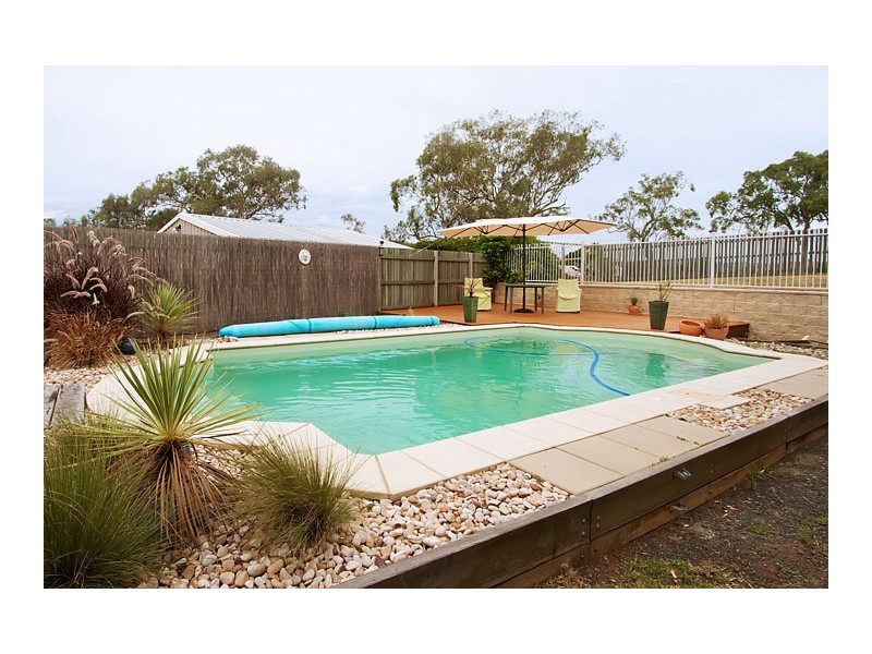 13 Jacob Court, Westbrook QLD 4350