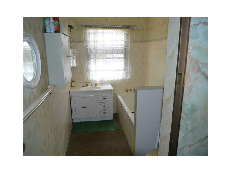 83 North Street, Harlaxton QLD 4350