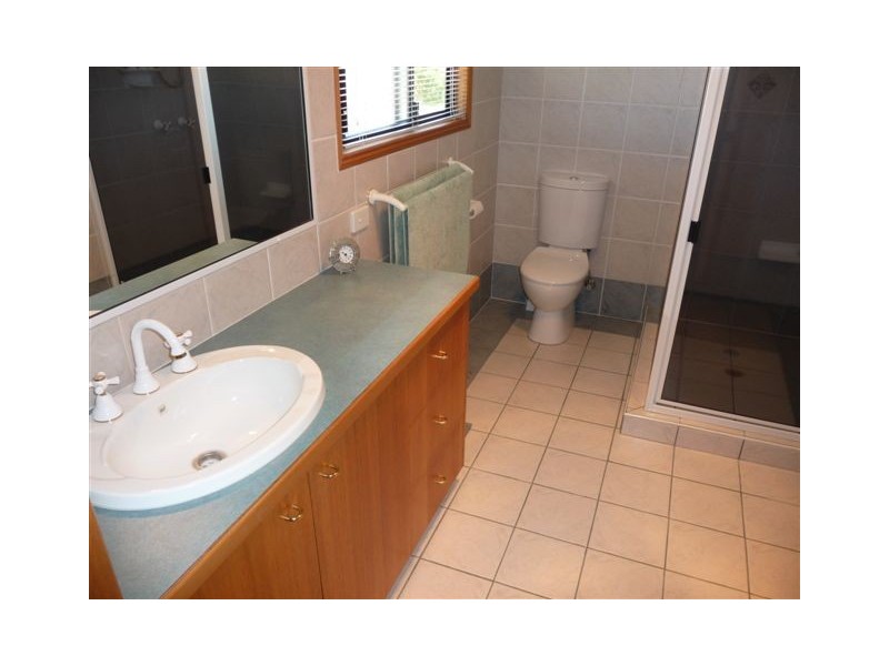 2 Audrey Court, Middle Ridge QLD 4350