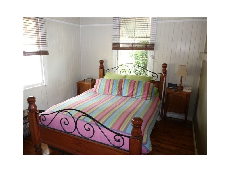 24 Gladstone Street, Newtown QLD 4350