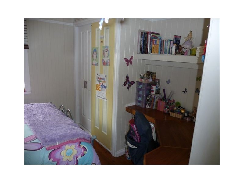 24 Gladstone Street, Newtown QLD 4350