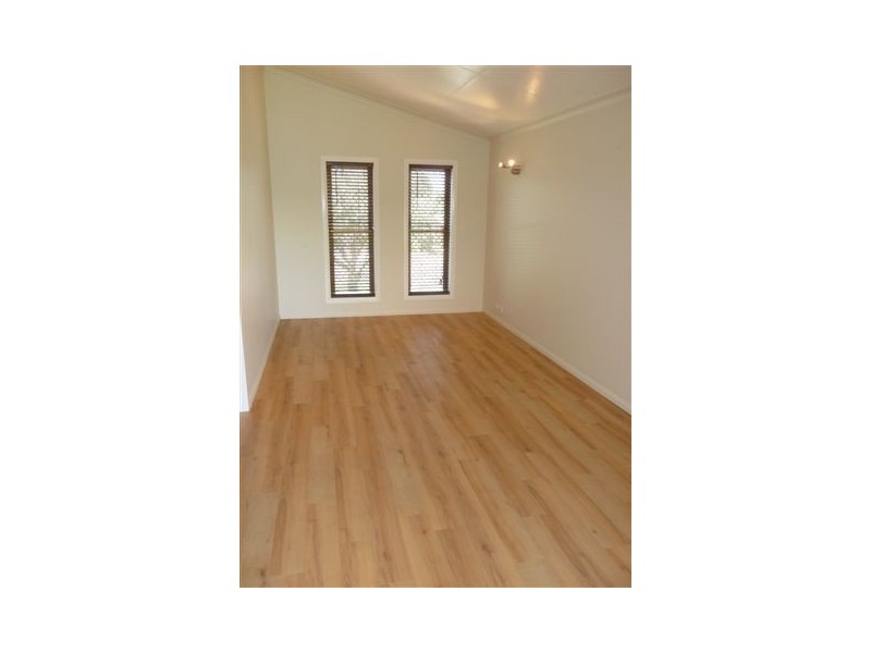 10 Zoe Court, Centenary Heights QLD 4350