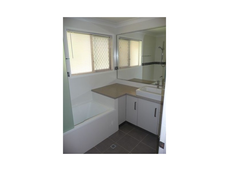 10 Zoe Court, Centenary Heights QLD 4350