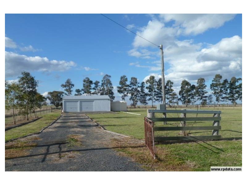 3 Railway Street, Bowenville QLD 4404