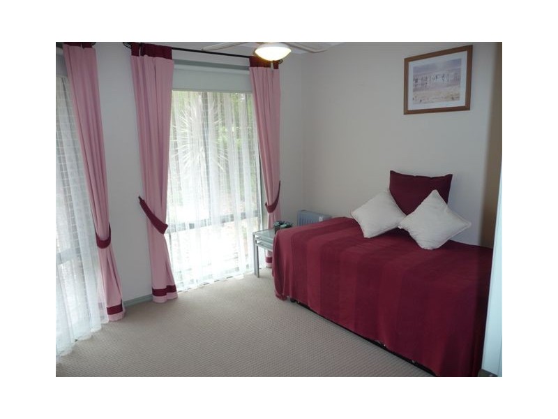 8 Windermere Drive, Hodgson Vale QLD 4352