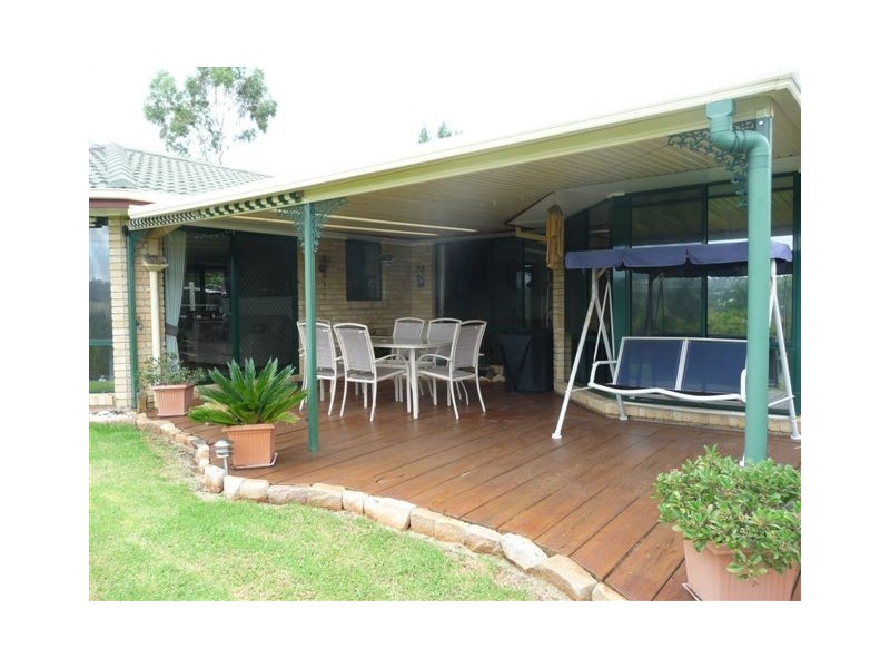 8 Windermere Drive, Hodgson Vale QLD 4352