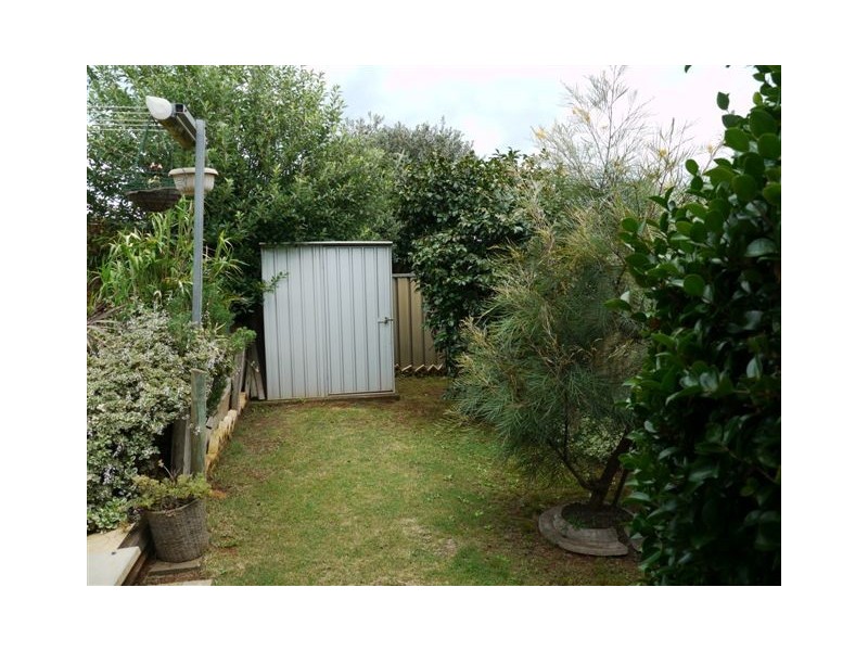 9/301 Bridge Street, Newtown QLD 4350