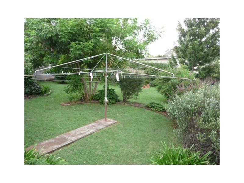 10 Mina Street, Rangeville QLD 4350