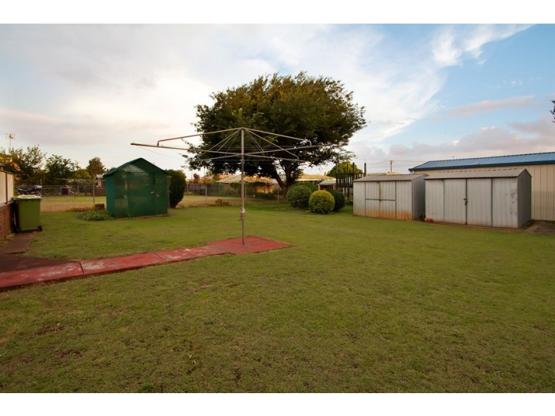 376 North Street, Wilsonton QLD 4350