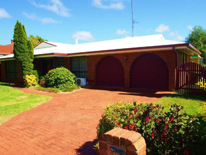 3 Lovejoy Court, Kearneys Spring QLD 4350