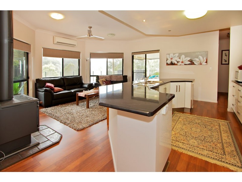 7  John Court, Cotswold Hills QLD 4350