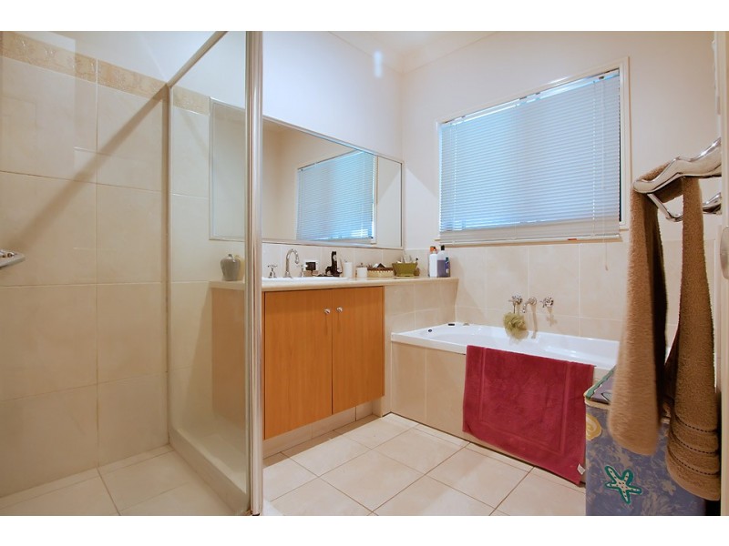 7  John Court, Cotswold Hills QLD 4350