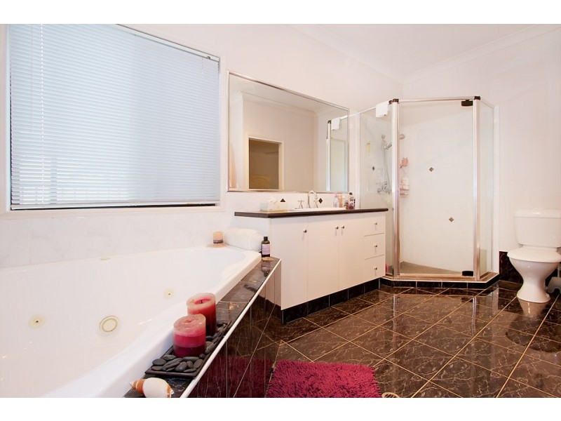 7  John Court, Cotswold Hills QLD 4350