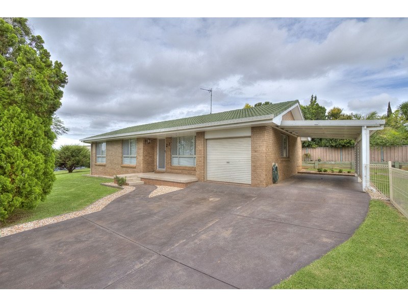 22 Cortess Street, Kearneys Spring QLD 4350