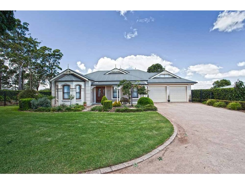 19 McLachlan Drive, Highfields QLD 4352