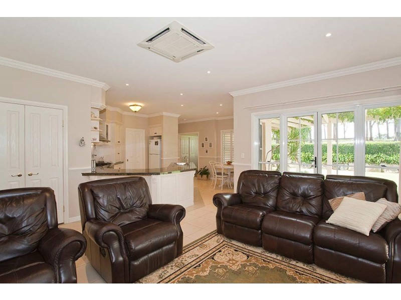 19 McLachlan Drive, Highfields QLD 4352