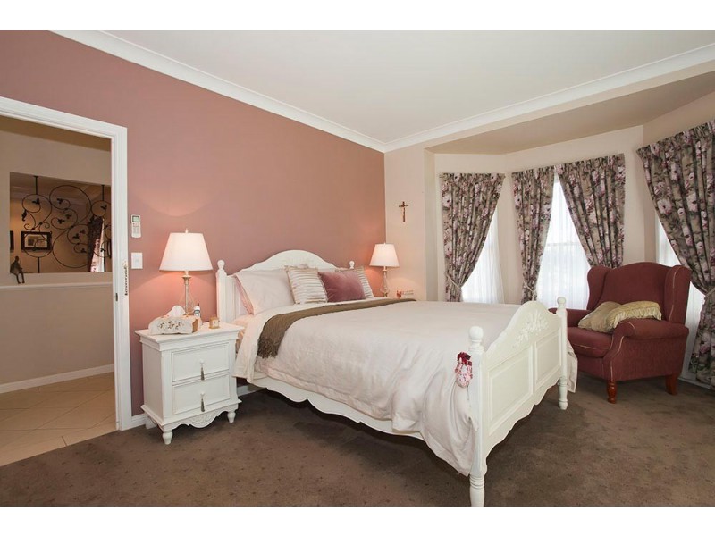 19 McLachlan Drive, Highfields QLD 4352