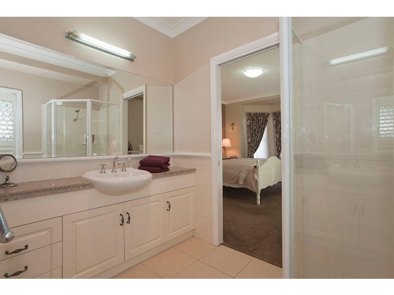 19 McLachlan Drive, Highfields QLD 4352