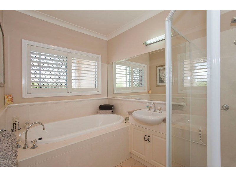 19 McLachlan Drive, Highfields QLD 4352