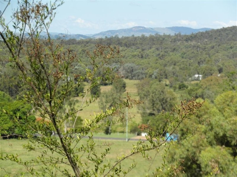 121 Murphys Creek Road, Withcott QLD 4352
