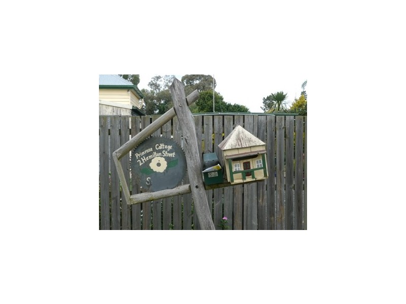 2 Hamilton Street, Wyreema QLD 4352