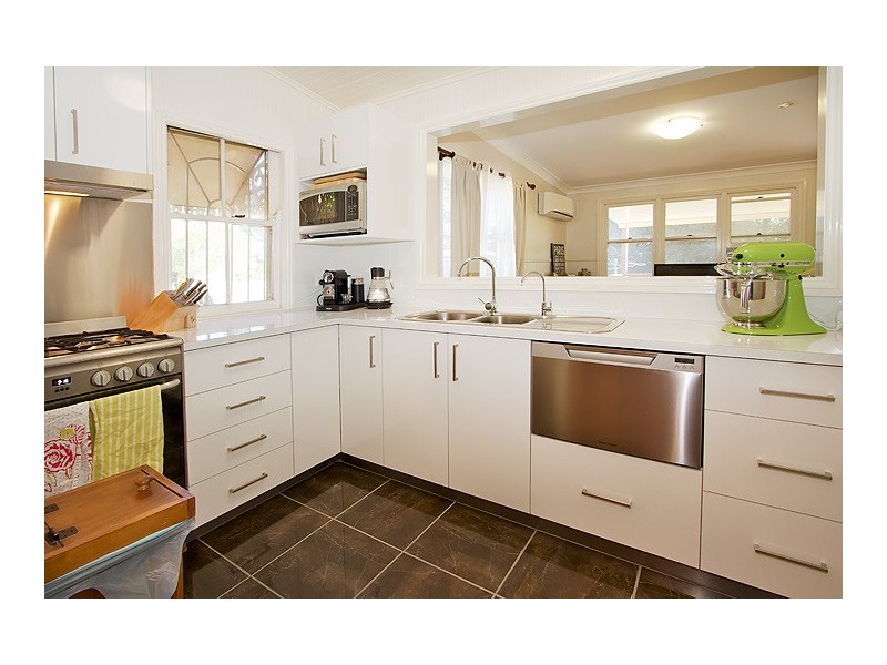 21 Wallace Street, Newtown QLD 4350