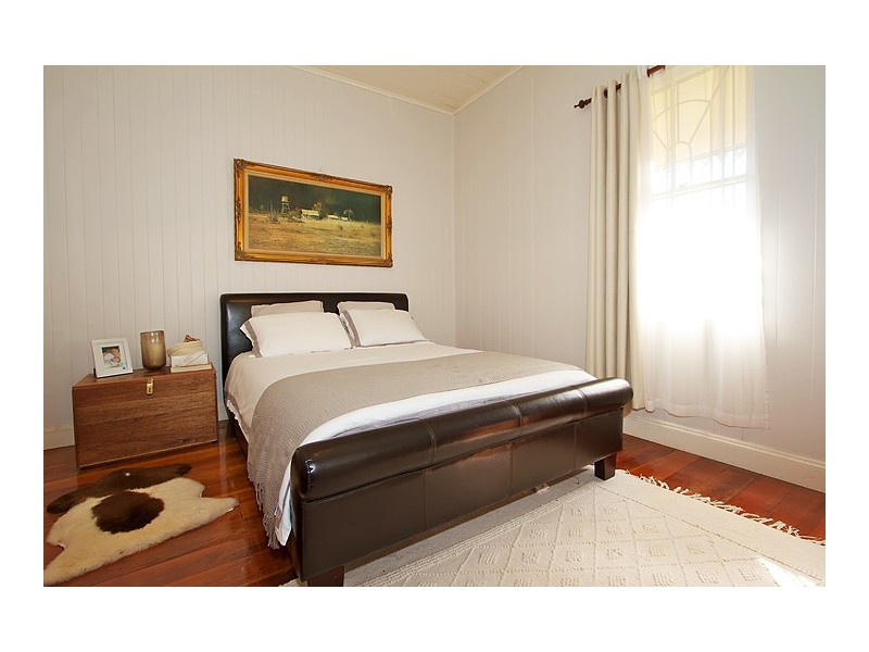 21 Wallace Street, Newtown QLD 4350