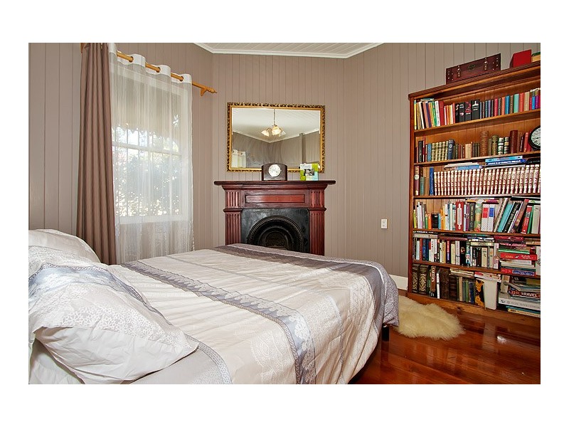 21 Wallace Street, Newtown QLD 4350