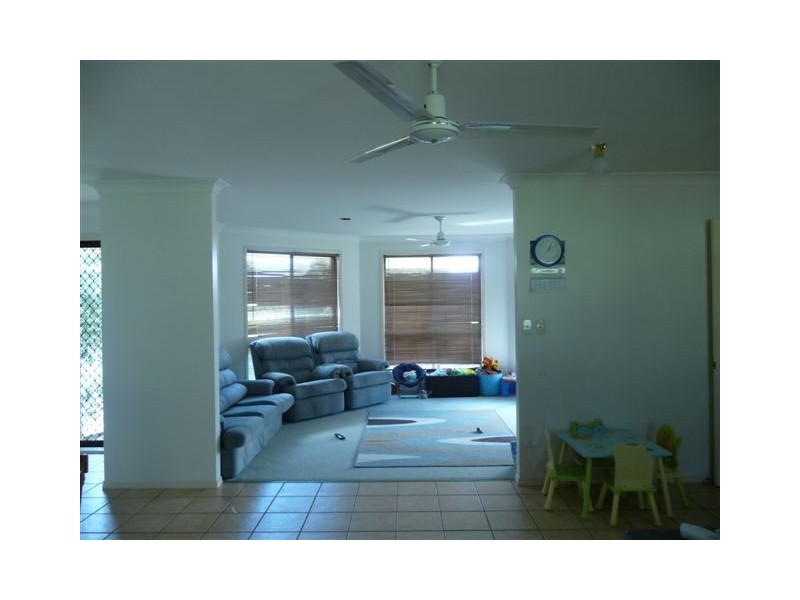 8 Weir Court, Harristown QLD 4350