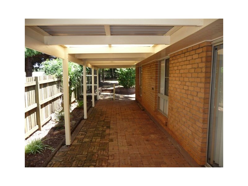 11 Moran Street, Wilsonton QLD 4350