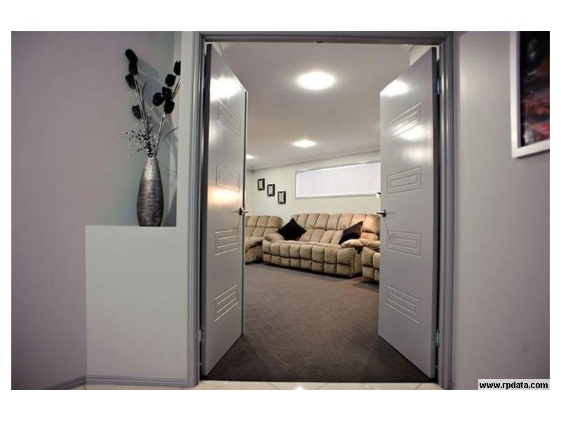 11 Alexander Avenue, Highfields QLD 4352