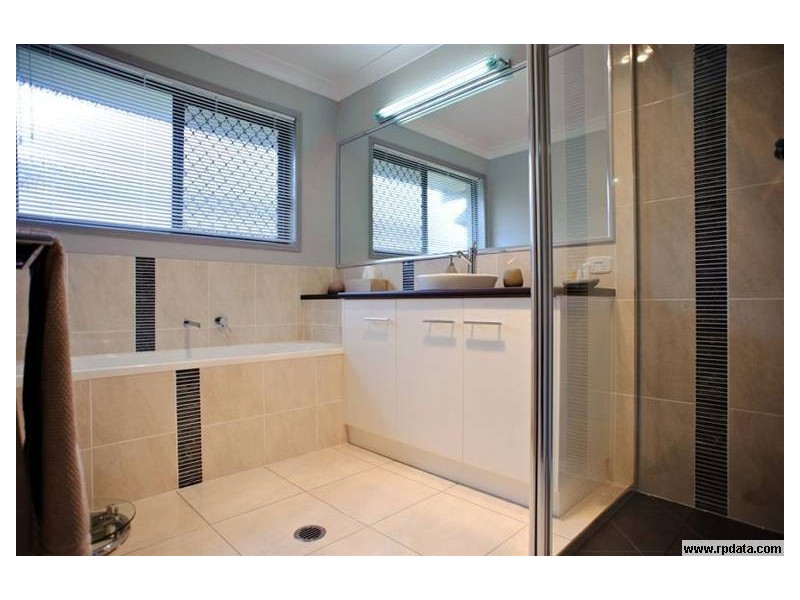 11 Alexander Avenue, Highfields QLD 4352