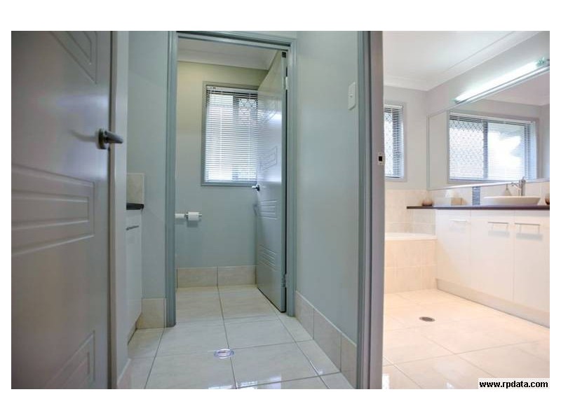 11 Alexander Avenue, Highfields QLD 4352