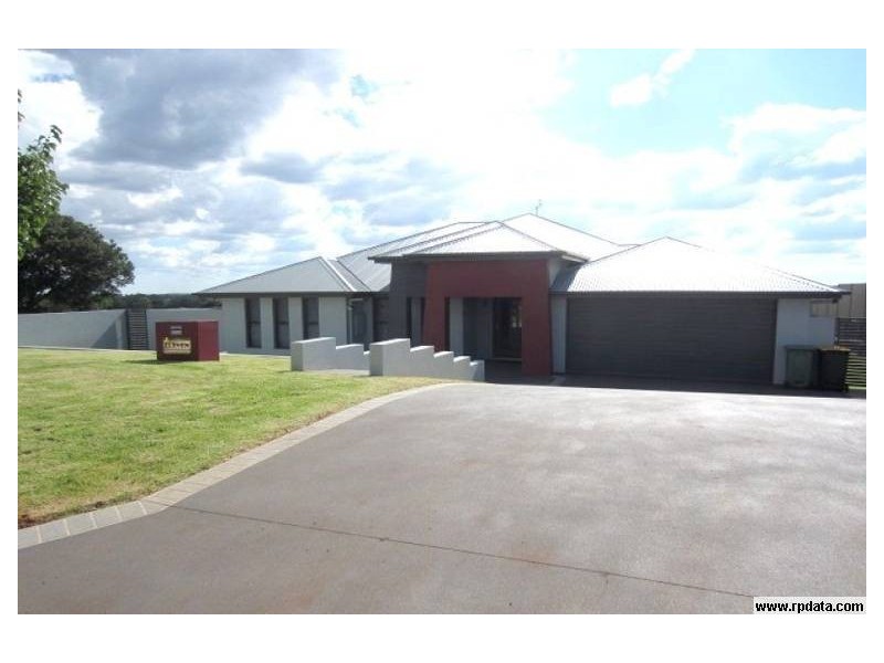 11 Alexander Avenue, Highfields QLD 4352