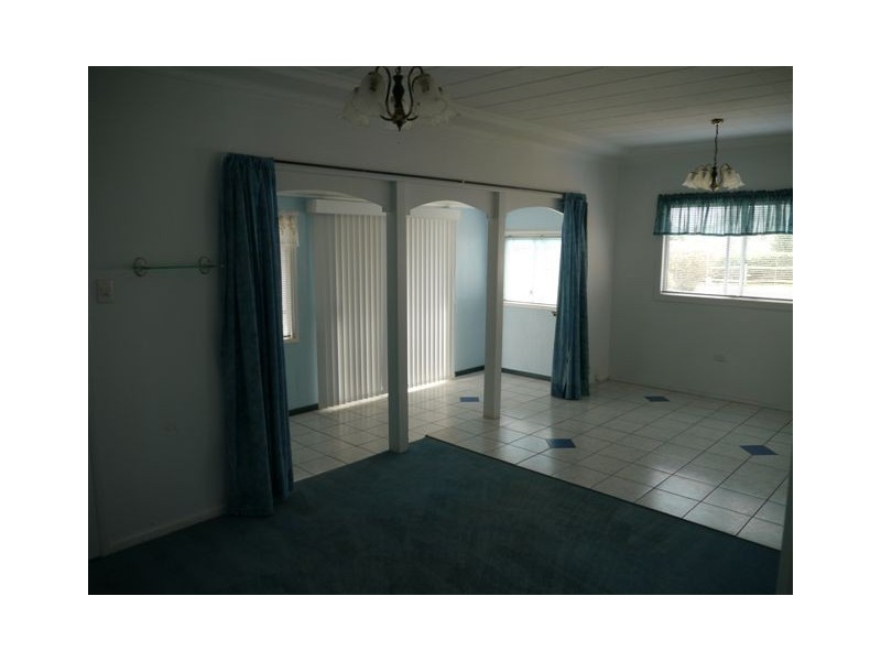 8 Ole Street, Rangeville QLD 4350