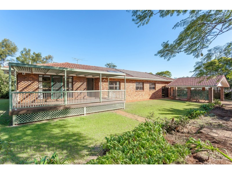 1 Golf Course Drive, Middle Ridge QLD 4350