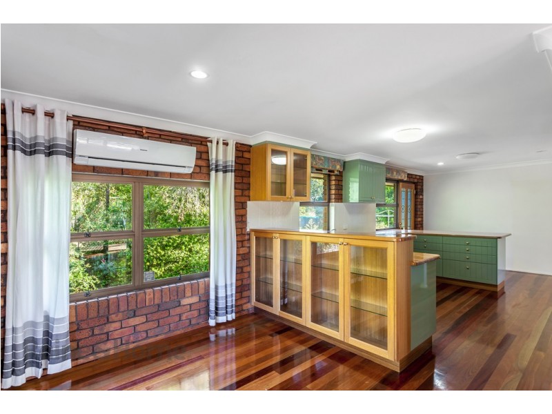 1 Golf Course Drive, Middle Ridge QLD 4350