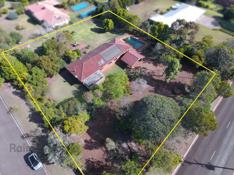 1 Golf Course Drive, Middle Ridge QLD 4350