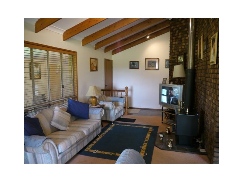 6 Diana Crescent, Withcott QLD 4352