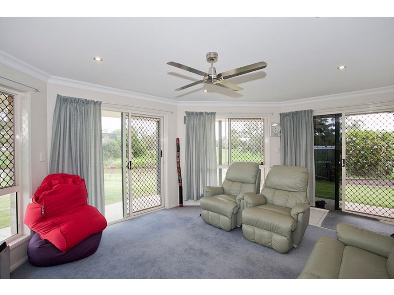 10 Cunningham Street, Oakey QLD 4401