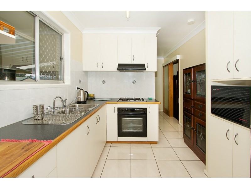 10 Sampson Street, Wilsonton QLD 4350