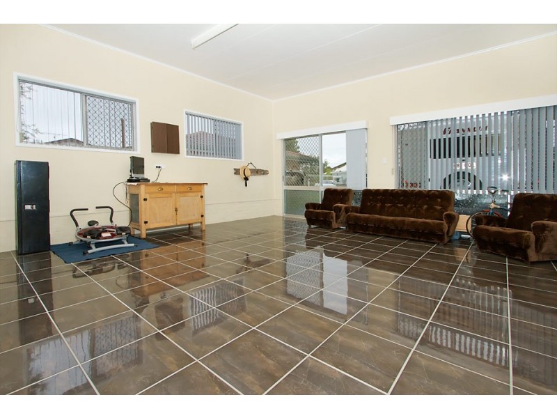 10 Sampson Street, Wilsonton QLD 4350