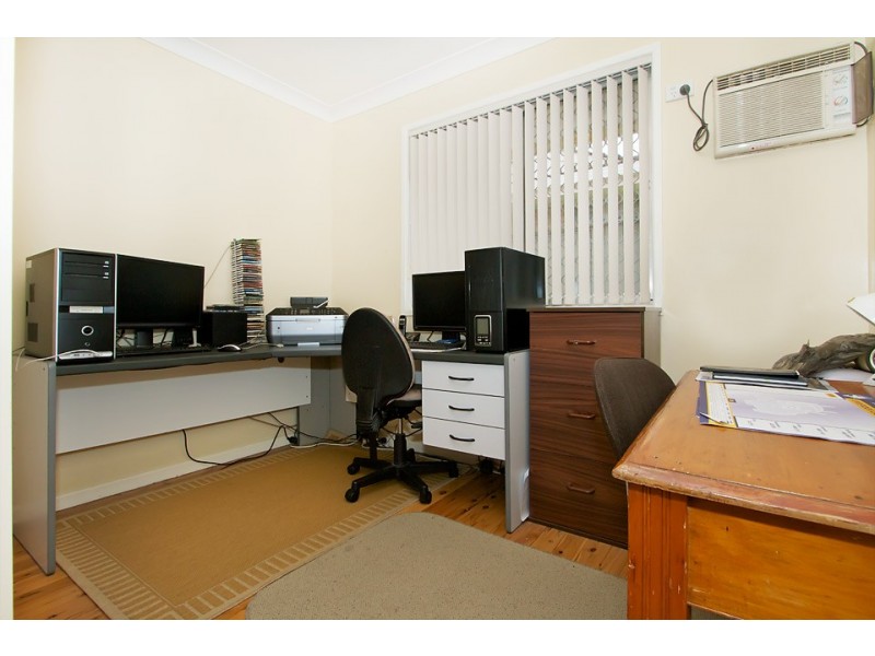 10 Sampson Street, Wilsonton QLD 4350