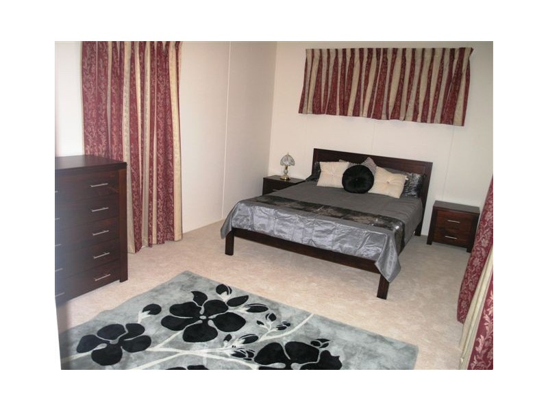 42 Toowoomba Road, Oakey QLD 4401