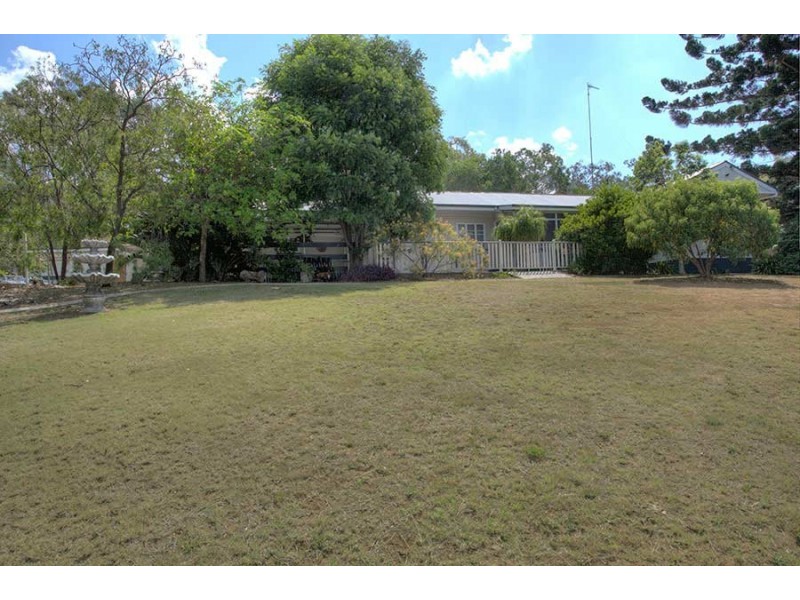 42 Toowoomba Road, Oakey QLD 4401