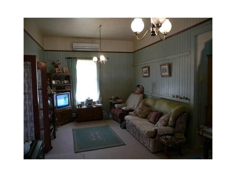 2 Station Street, Wyreema QLD 4352