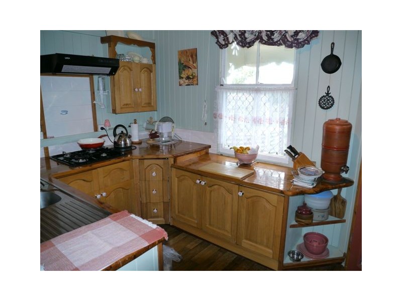 2 Station Street, Wyreema QLD 4352