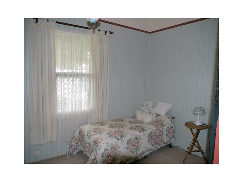 2 Station Street, Wyreema QLD 4352